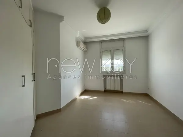 Duplex s+3 à la Marsa - 10