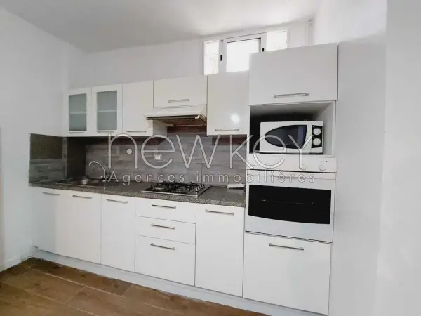 Joli duplex meublé s+2 avec piscine à Gammarth - 11