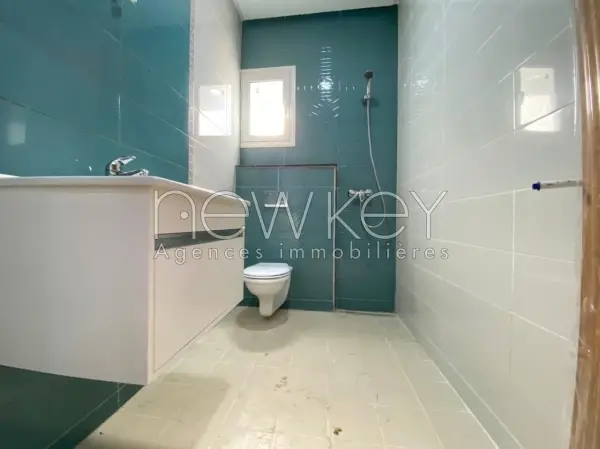 Un Appartement S+2 A Louer à La Soukra - 4