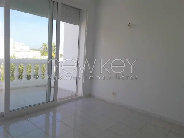 Duplex s+4 à louer à Gammarth - 7
