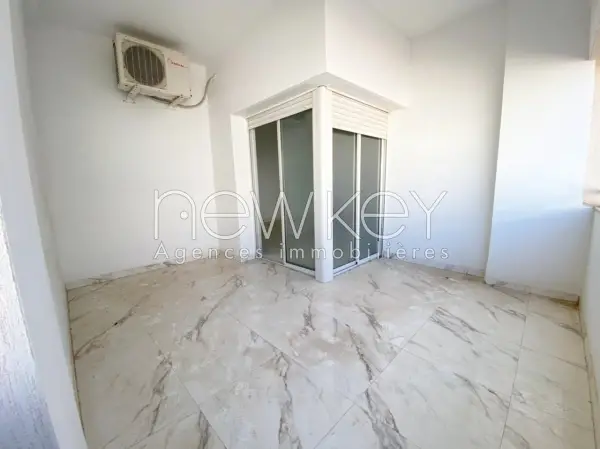 Un Appartement S+2 à vendre à Chotrana 1 - 3