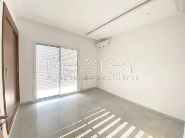 Un Superbe Triplex à Vendre à Chotrana 1 - 6