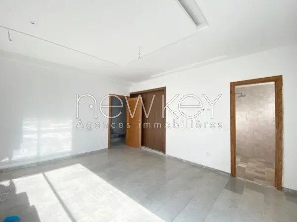 Un Superbe Triplex à Vendre à Chotrana 1 - 5