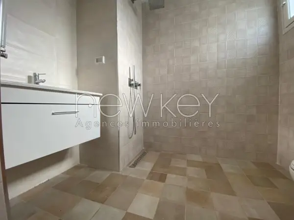 Un Superbe Triplex à Vendre à Chotrana 1 - 7