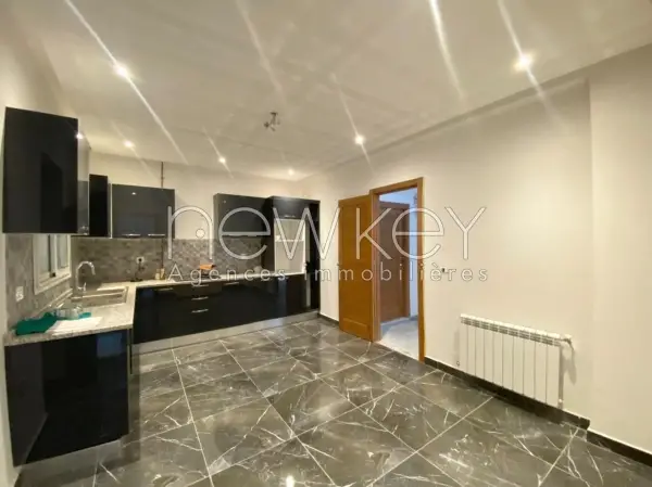 Un Superbe Triplex à Vendre à Chotrana 1 - 1