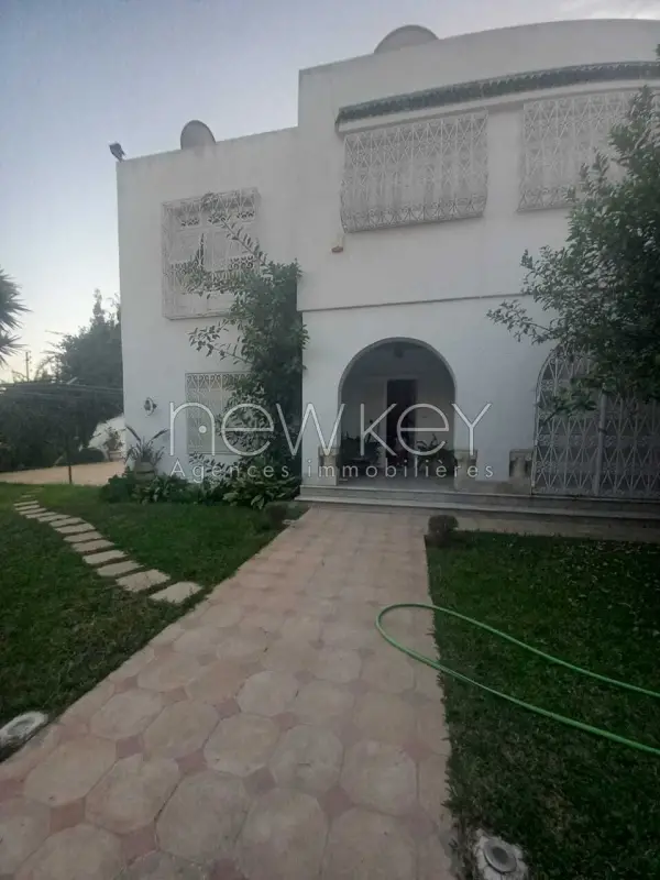 Villa s+4 à la Marsa - 12