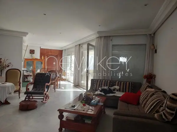 villa s+4 avec piscine à la Marsa - 12