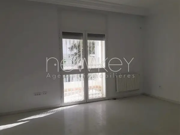 Un rez-de-chaussée de villa S+4 à louer à Gammarth - 7