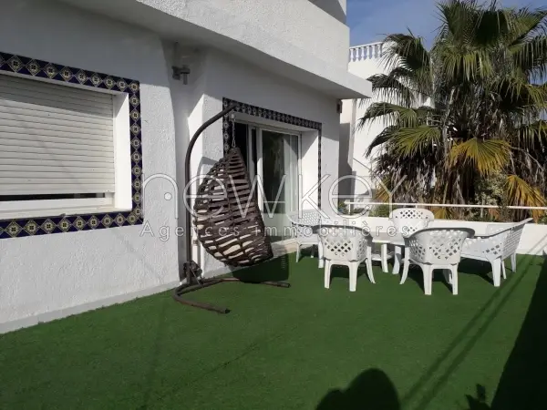 Un étage de villa S+3 à louer à la Marsa - 2
