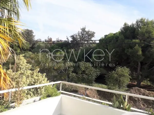 Un étage de villa S+3 à louer à la Marsa - 1