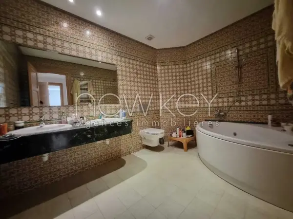 Appartement s+5 à a Marsa - 6