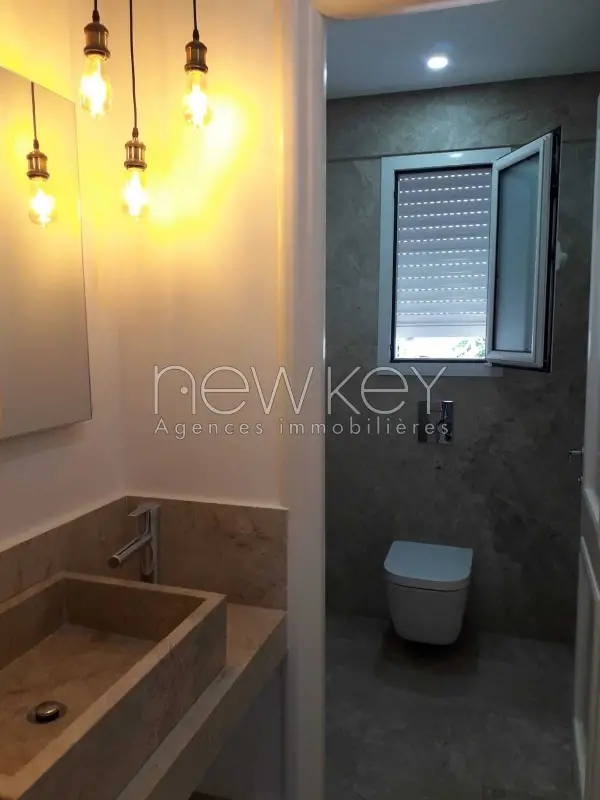 Triplex S+5 à louer à la Marsa - 9