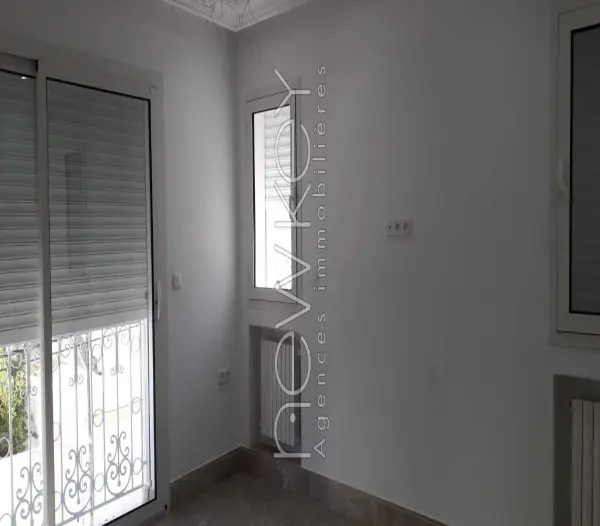 Triplex S+5 à louer à la Marsa - 2