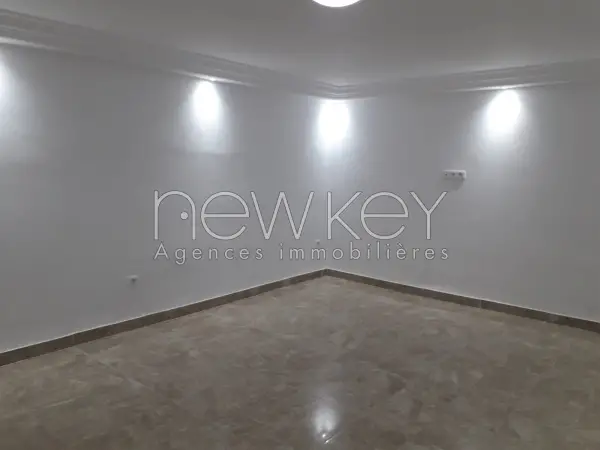 Triplex S+5 à louer à la Marsa - 19