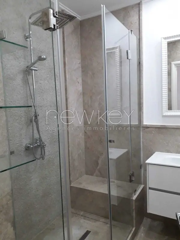 Triplex S+5 à louer à la Marsa - 16