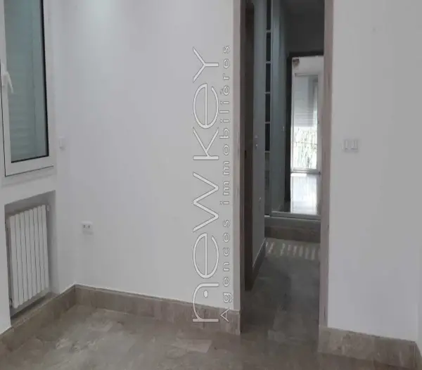 Triplex S+5 à louer à la Marsa - 13
