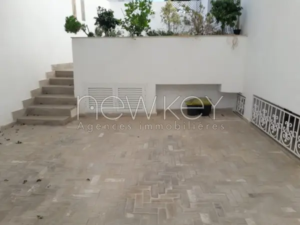 Triplex S+5 à louer à la Marsa - 22