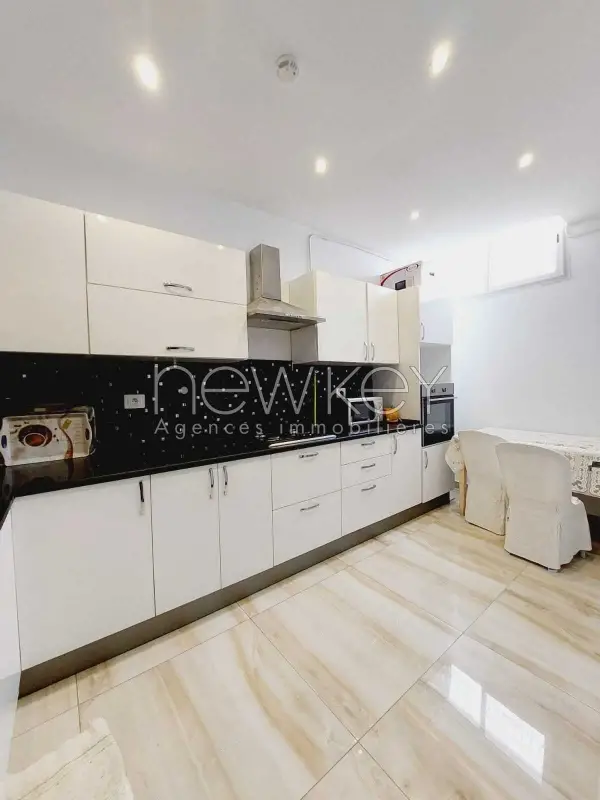 Coquet S+3 meublé à la Marsa - 4