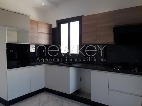 Appartement S+3 à vendre à la Marsa - 8