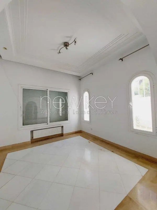 Un joli duplex S+3 à louer à Gammarth - 2