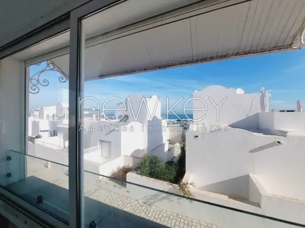 Un joli duplex S+3 à louer à Gammarth - 4