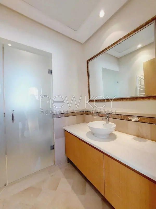Un joli duplex S+3 à louer à Gammarth - 6