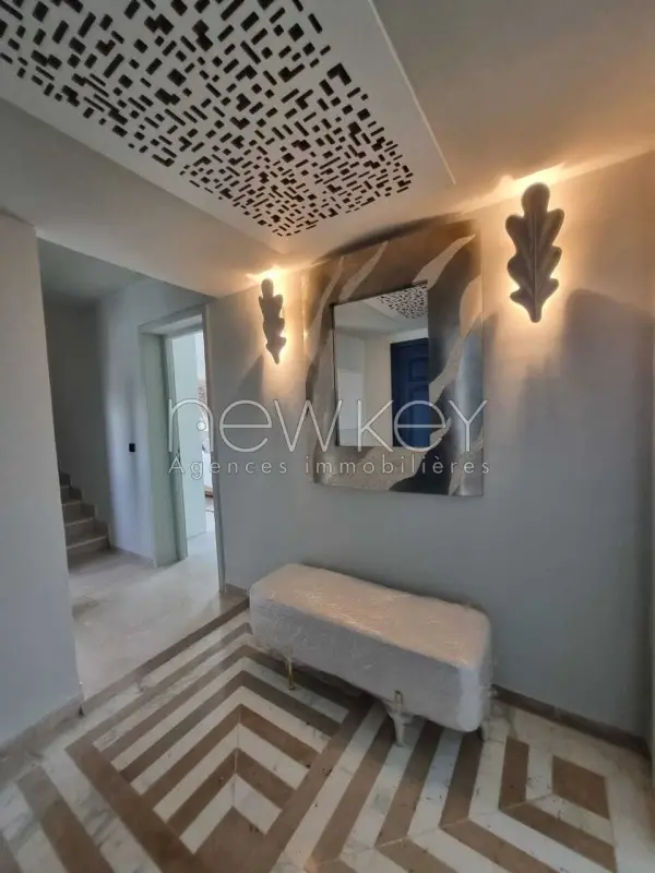 Un splendide triplex S+5 à louer à Gammarth - 11