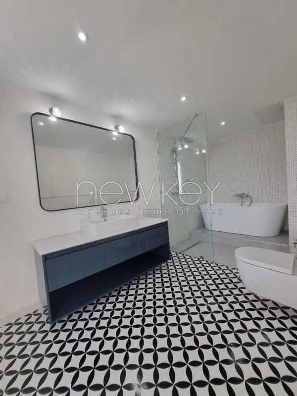Un splendide triplex S+5 à louer à Gammarth - 14