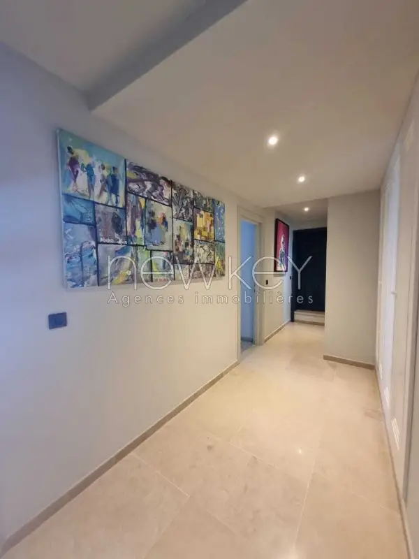 Un splendide triplex S+5 à louer à Gammarth - 15