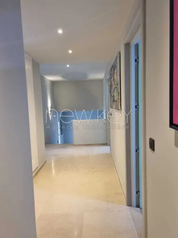 Un splendide triplex S+5 à louer à Gammarth - 18