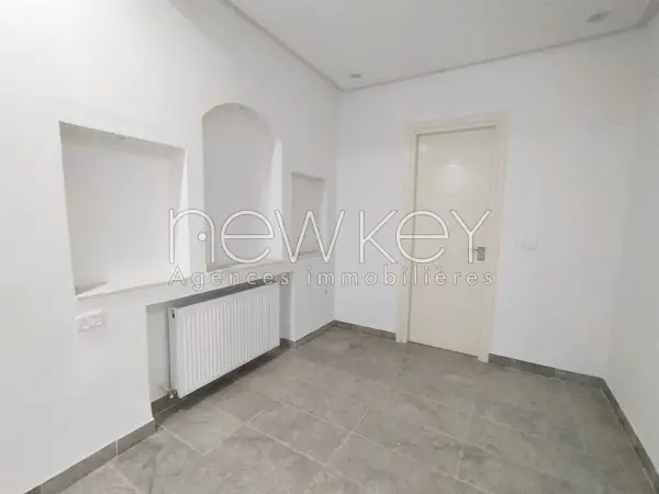 Appartement S+3 à louer à La Soukra - 2