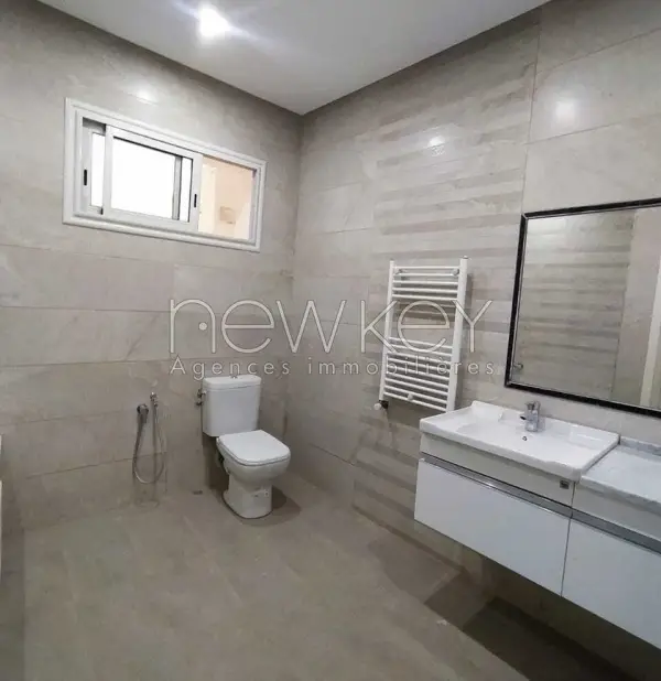 Appartement S+3 à louer à La Soukra - 4