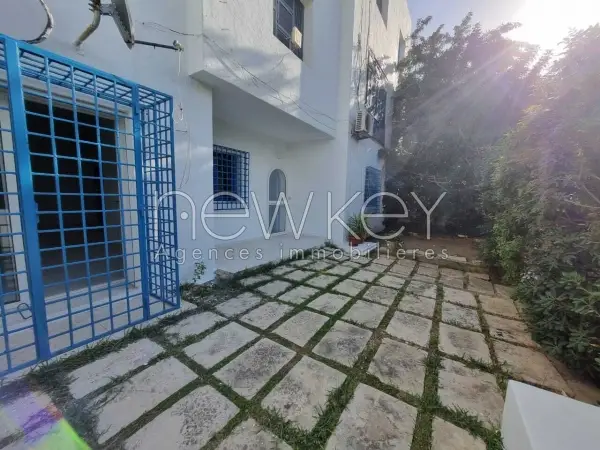 Appartement en rez-de-chaussée S+3 à louer à la Marsa - 1