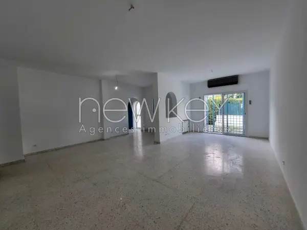 Appartement en rez-de-chaussée S+3 à louer à la Marsa - 6