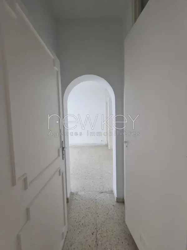 Appartement en rez-de-chaussée S+3 à louer à la Marsa - 10