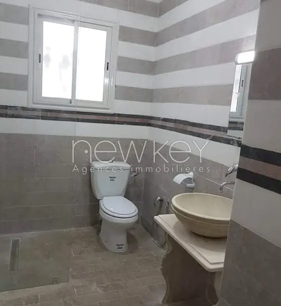 Appartement S+3 à louer à Chotrana 1 - 5