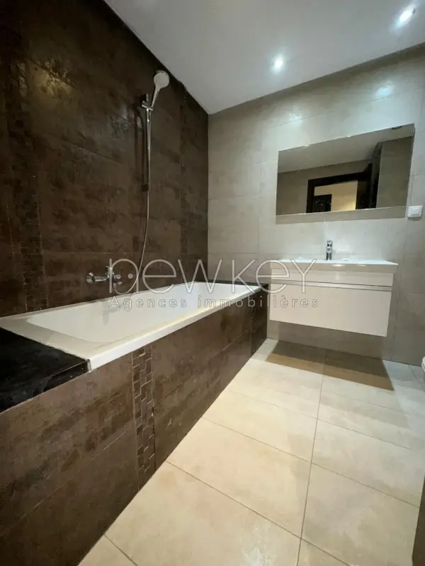 Appartement S+3 à louer à Ain Zaghouan Nord - 4