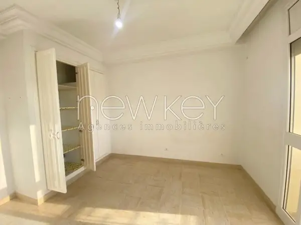Un Spacieux étage de villa S+4 à La Soukra - 3