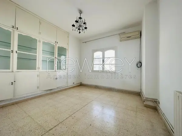 Etage de villa S+2 à louer à La Soukra - 2