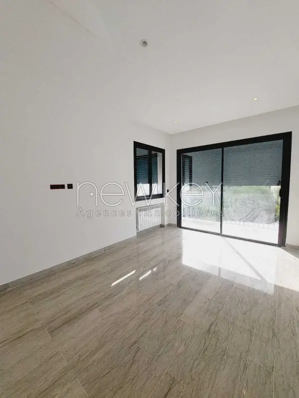 Villa S+3 à louer à Gammarth - 5