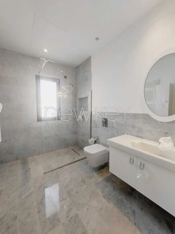 Villa S+3 à louer à Gammarth - 9
