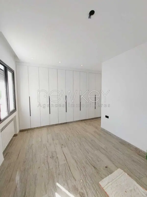 Villa S+3 à louer à Gammarth - 10