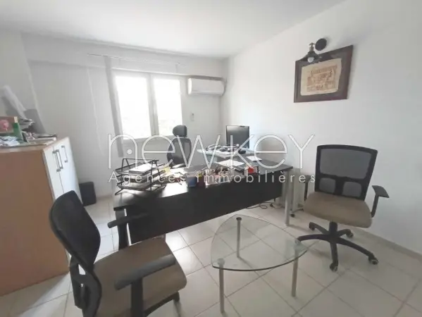 Bureau A4 à louer à la zone d'activité kheirreddine - 2