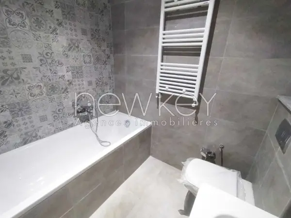 Un Appartement S+2 Neuf avec un grand jardin à La Soukra - 2