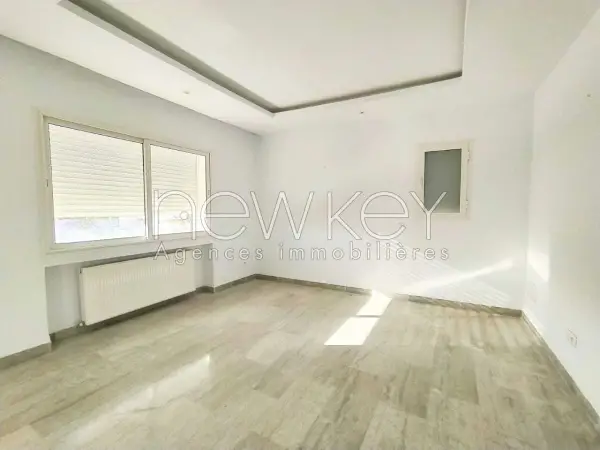 Un Étage de Villa S+3 à Louer à La Soukra - 6