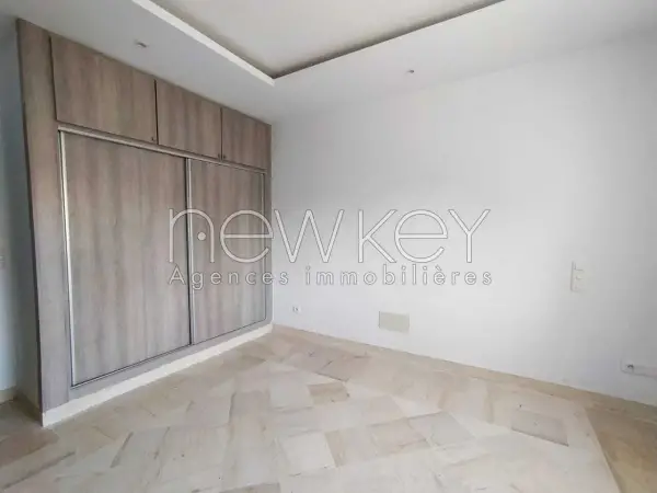 Un Étage de Villa S+3 à Louer à La Soukra - 5
