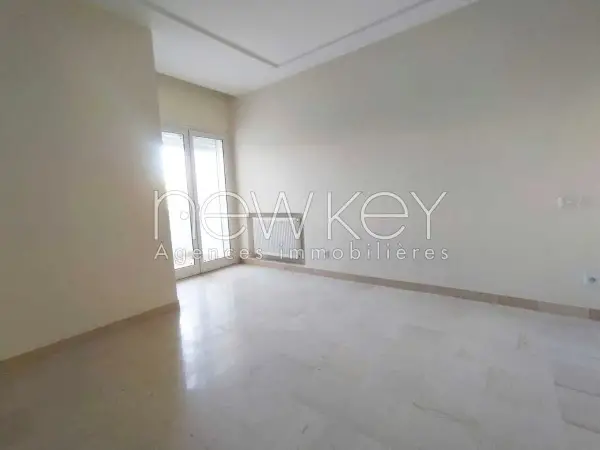 Un Appartement S+3 avec jardin à vendre à La Soukra - 1
