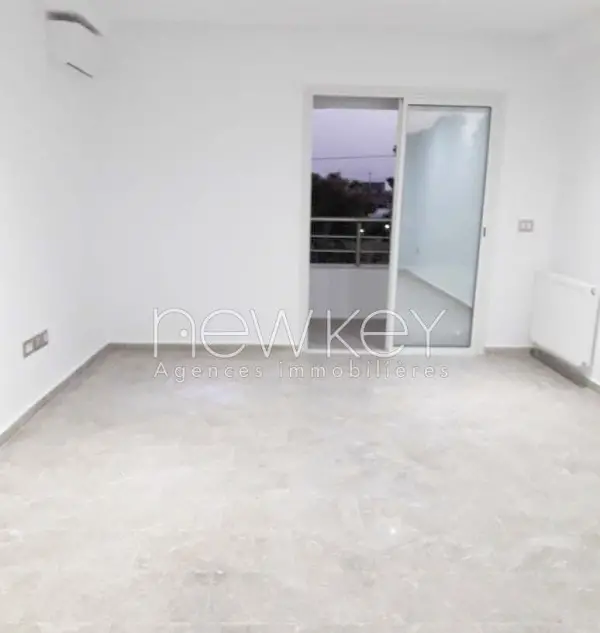 Appartement S+2 à louer à La Soukra - 1