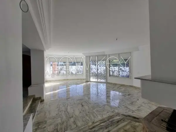 Coquette villa S+4 à louer à la Marsa - 1