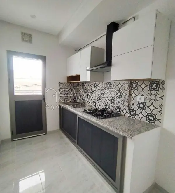 Appartement S+3 à louer à La Soukra - 2